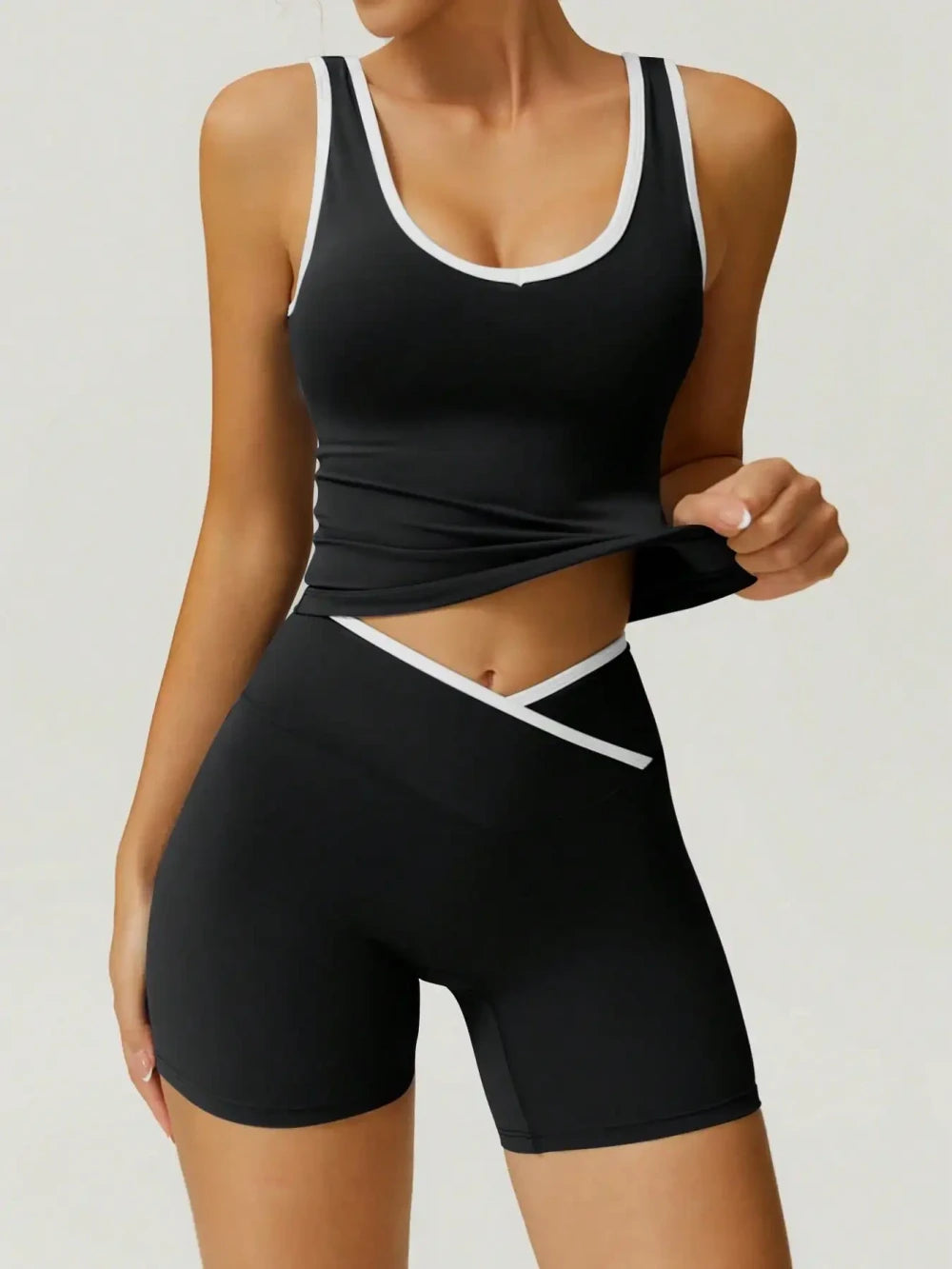 Contrast Color Sports Bra and Shorts Set